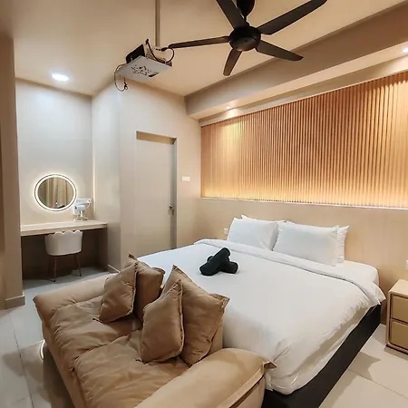 Luxury Couple Suites L Free Netflix L Massage Chair L Bathtub L Wifi 200Mbps L Town Area Bali Residence Malacca Exterior photo