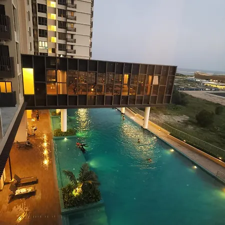 Luxury Couple Suites L Free Netflix L Massage Chair L Bathtub L Wifi 200Mbps L Town Area Bali Residence Malacca Room photo