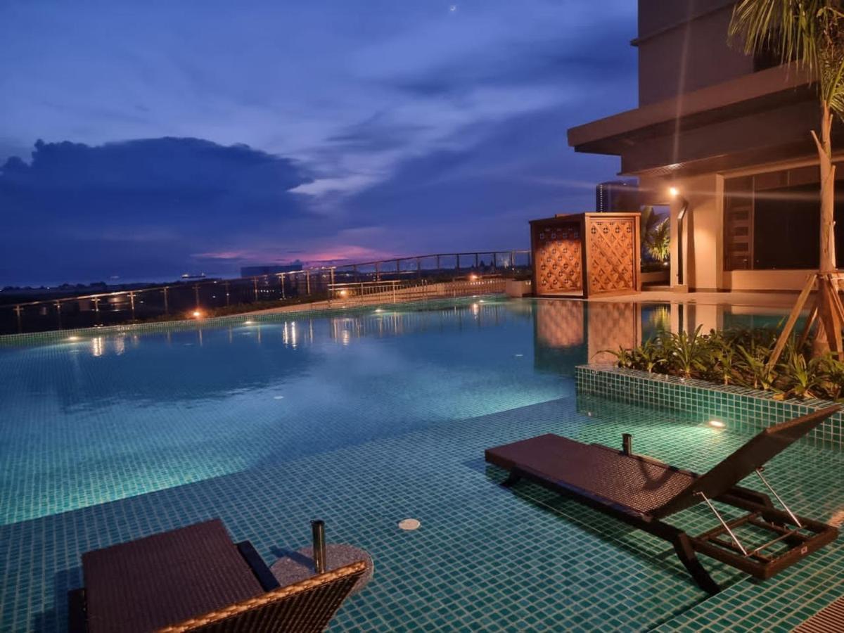 Luxury Couple L Free Netflix L Massage Chair L Bathtub L Wifi 200mbps L Town Area Bali *