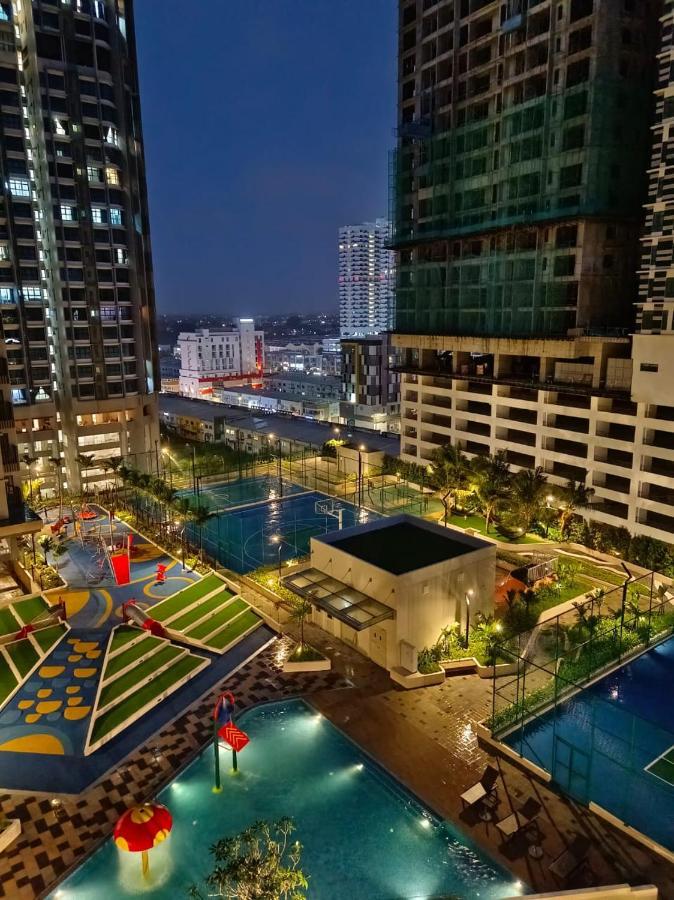 Luxury Couple L Free Netflix L Massage Chair L Bathtub L Wifi 200mbps L Town Area Bali Apartment