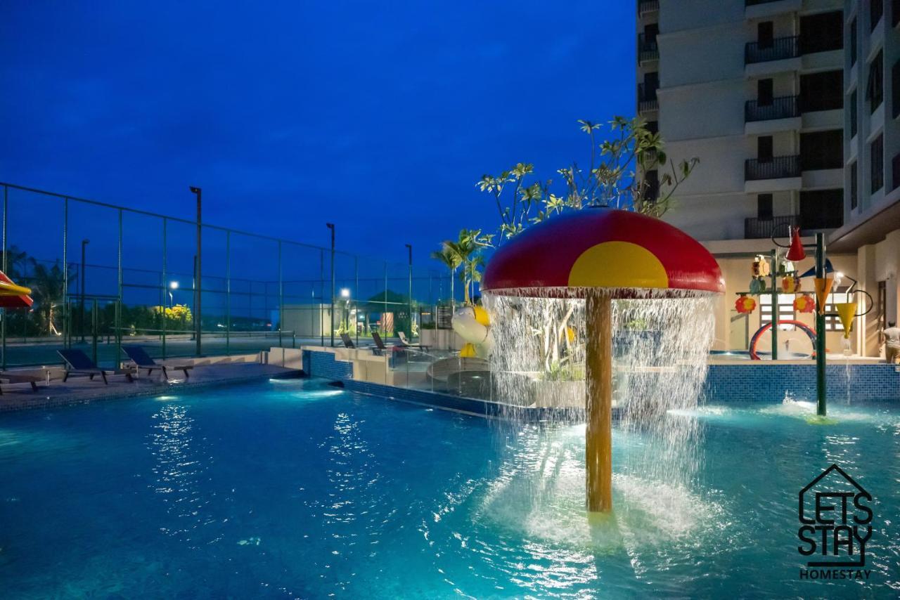 Luxury Couple L Free Netflix L Massage Chair L Bathtub L Wifi 200mbps L Town Area Bali Apartment *