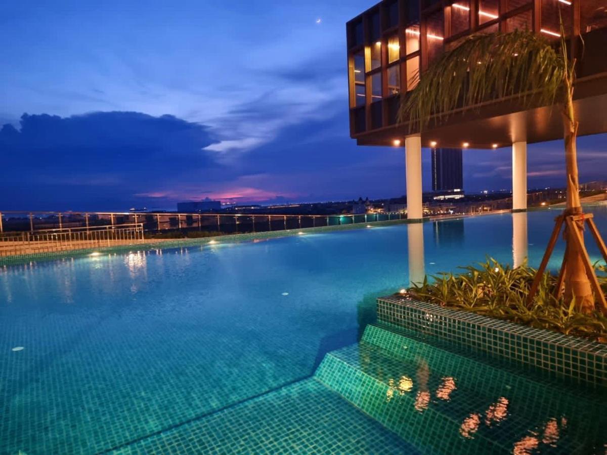 Apartment Luxury Couple L Free Netflix L Massage Chair L Bathtub L Wifi 200mbps L Town Area Bali
