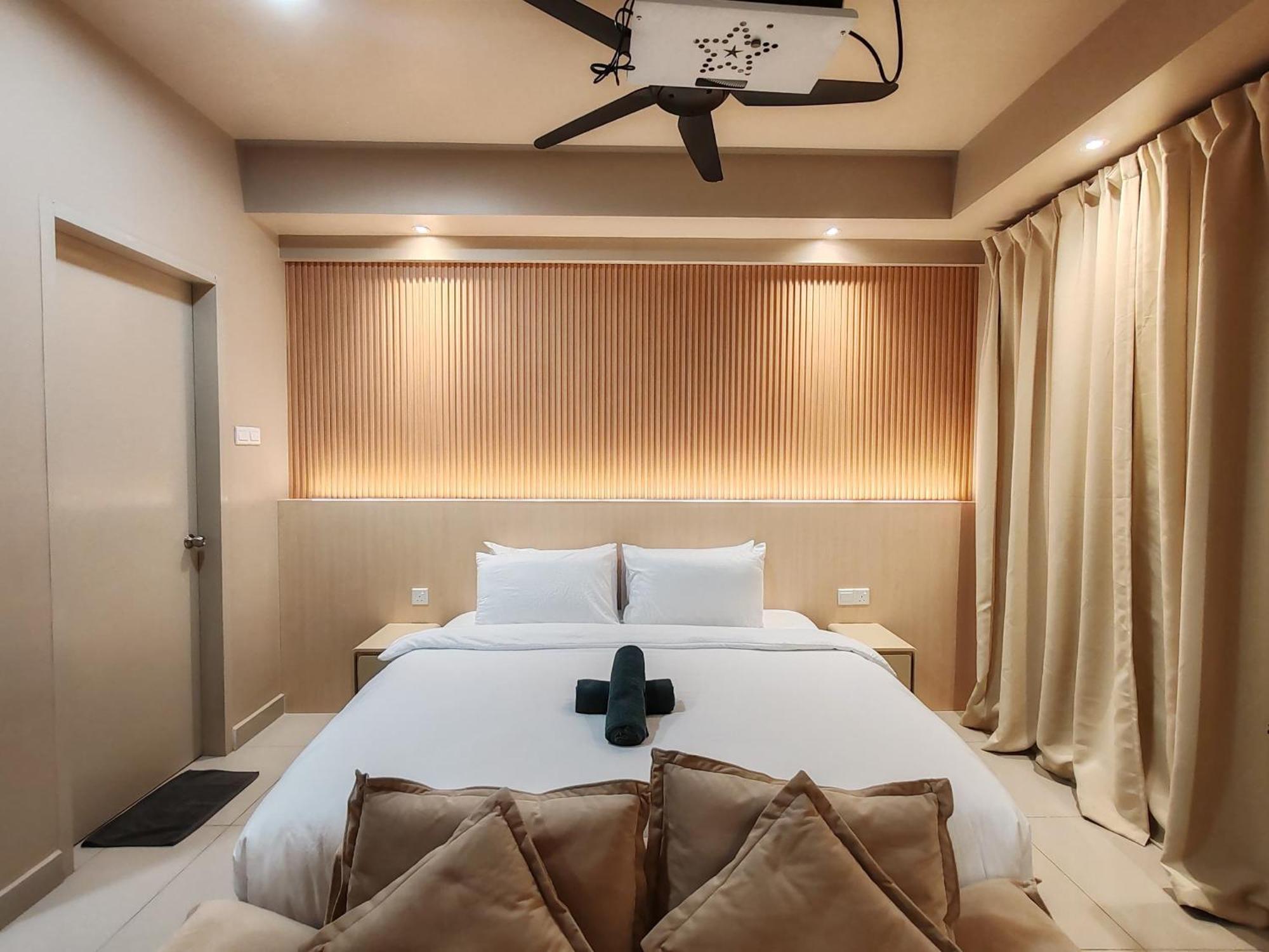 Luxury Couple L Free Netflix L Massage Chair L Bathtub L Wifi 200mbps L Town Area Bali *