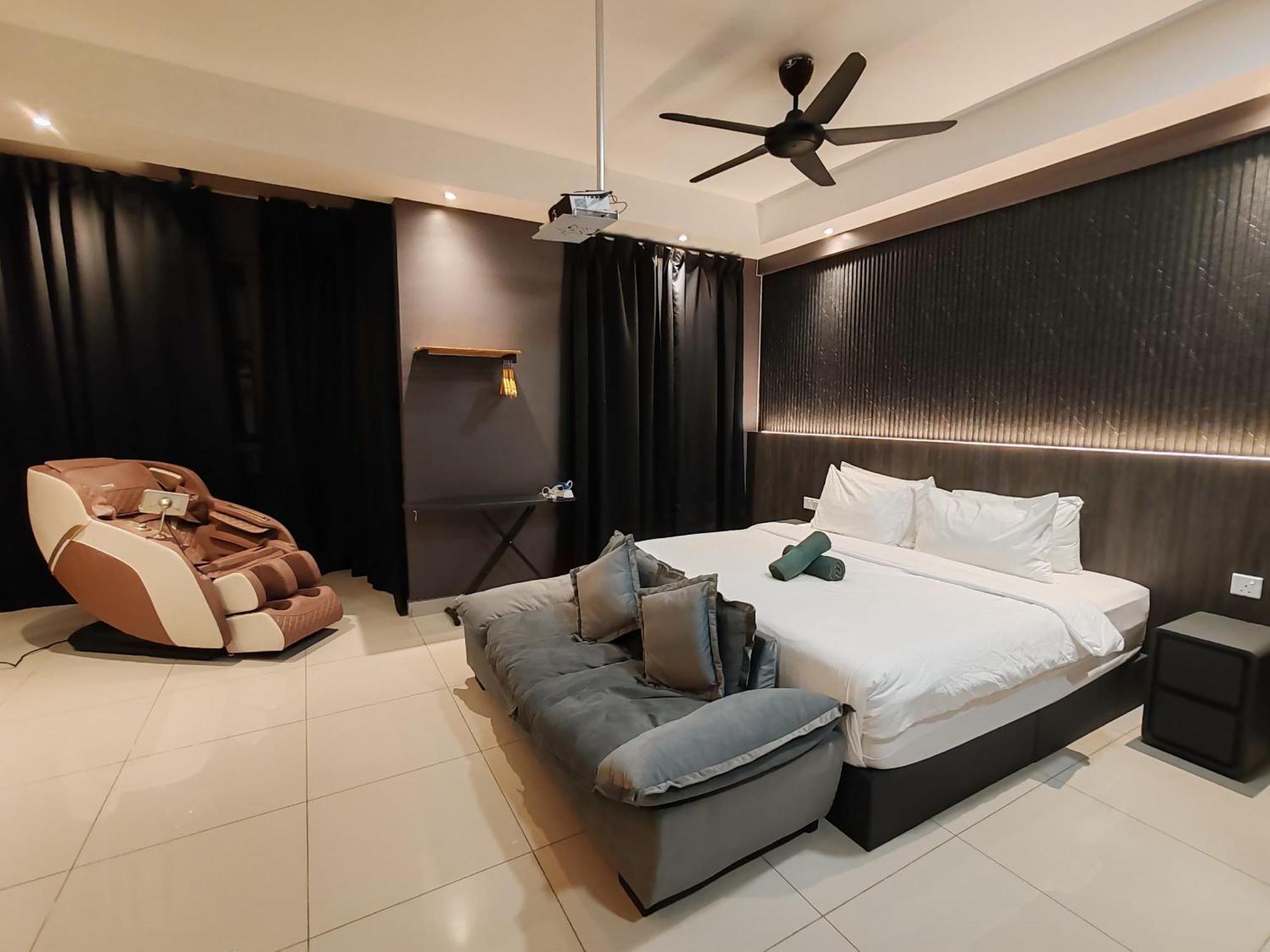 Luxury Couple L Free Netflix L Massage Chair L Bathtub L Wifi 200mbps L Town Area Bali Apartment
