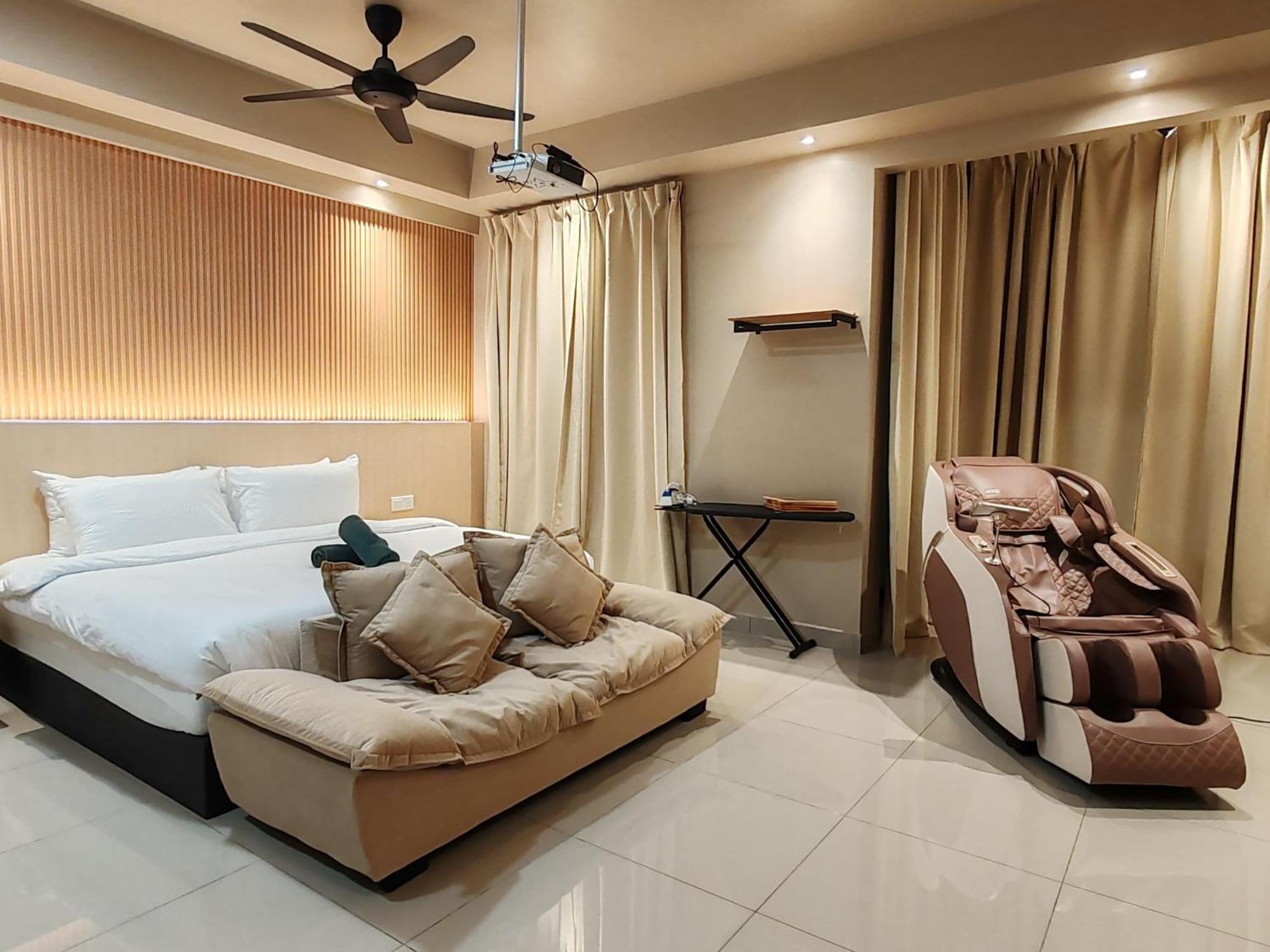 Luxury Couple L Free Netflix L Massage Chair L Bathtub L Wifi 200mbps L Town Area Bali