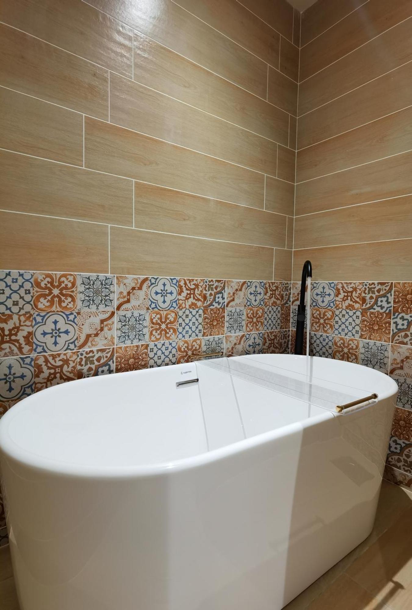 Apartment Luxury Couple L Free Netflix L Massage Chair L Bathtub L Wifi 200mbps L Town Area Bali
